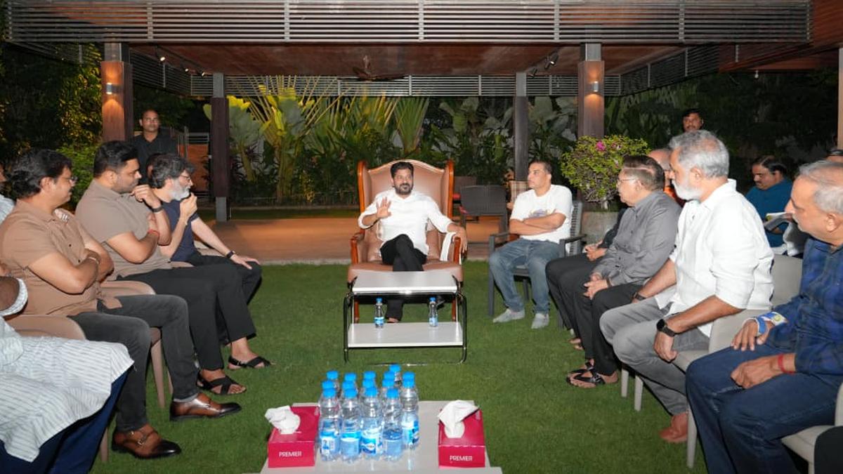 need-for-reforms-to-ensure-fair-practices-in-film-industry,-cm-tells-prominent-producers-and-directors