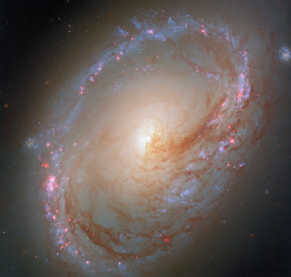 Hubble Space Telescope Revisits Messier 96