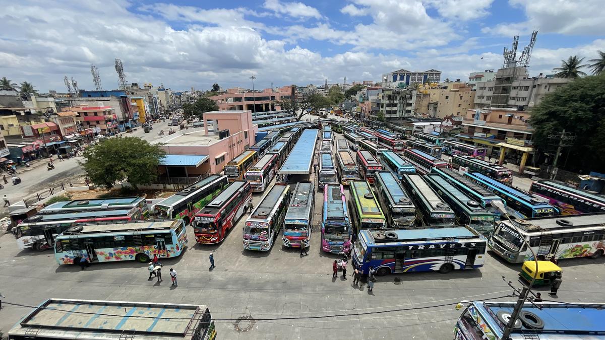 3-held-for-assaulting-labourer-for-wearing-saffron-towel-in-bengaluru