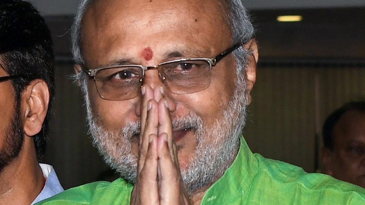 nda-vice-presidential-candidate-cp.-radhakrishnan-prays-at-tirumala