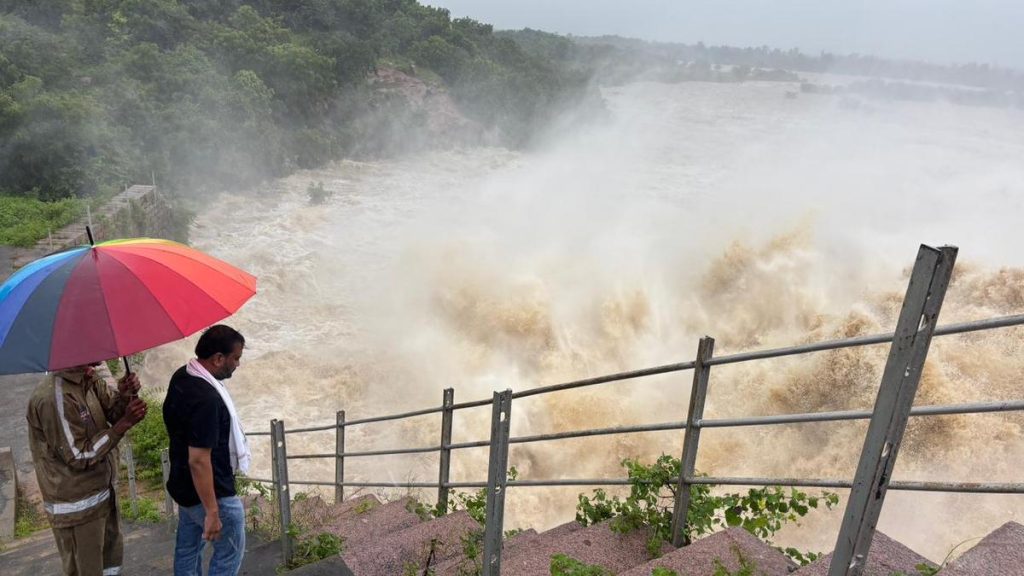 Jukkal MLA Reviews Flood Situation at Nizamsagar Project