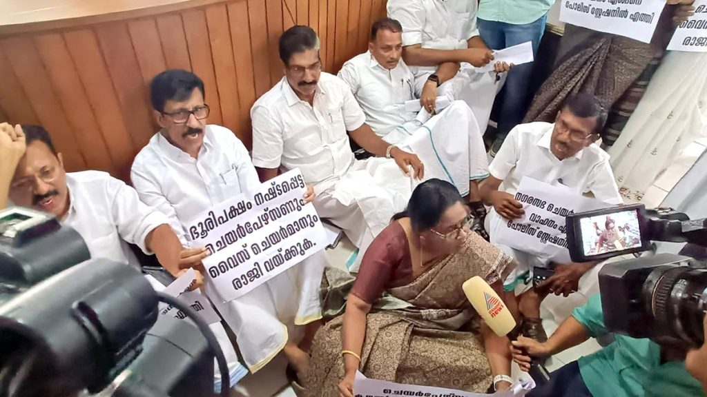 Rebel CPI(M) Councillor Kala Raju Helps UDF Seize Power in Koothattukulam Municipality