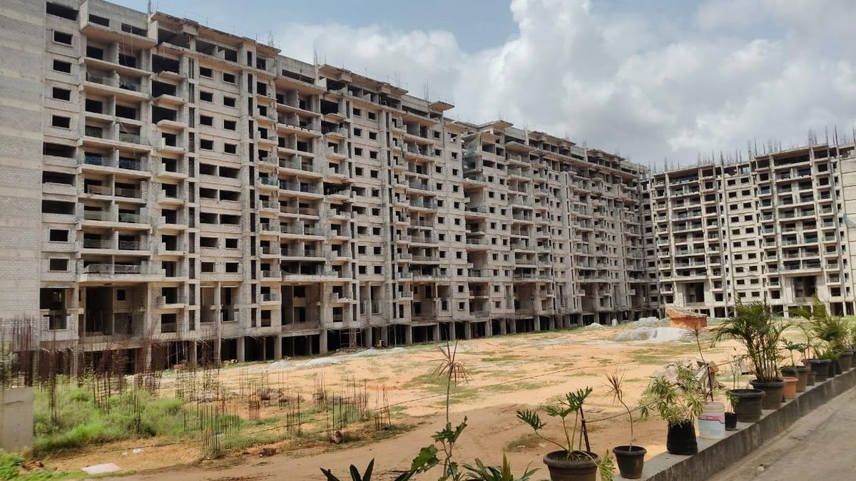 ed-raids-on-promoters-of-defaulting-realty-project-ozone-urbana-in-bengaluru,-mumbai