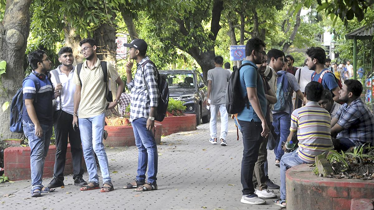 applications-for-admissions-to-colleges-run-or-aided-by-west-bengal-government-dip-sharply