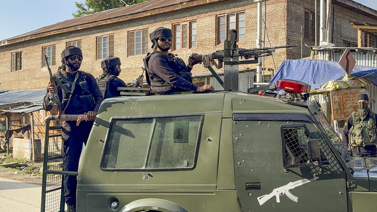 anti-terror-operation-in-jammu-&-kashmir’s-kulgam-enters-third-day
