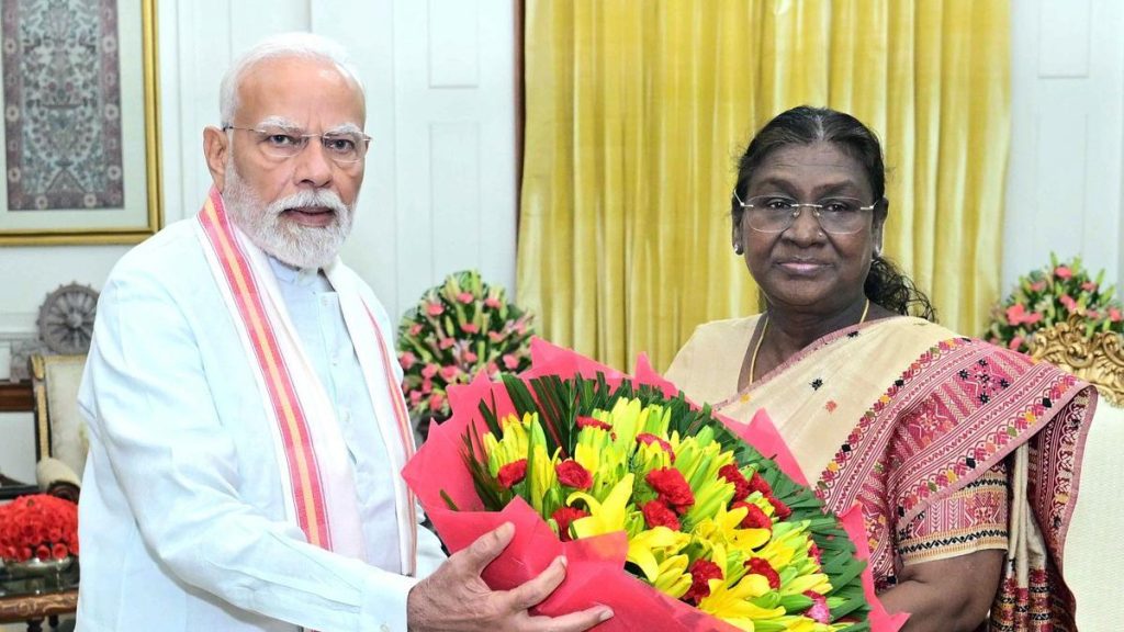 PM Modi Holds Discussions with President Murmu