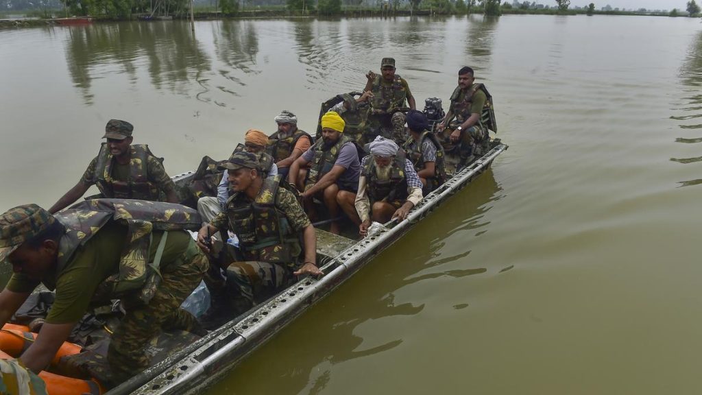 Amit Shah Reviews Punjab Flood Situation with Governor and CM