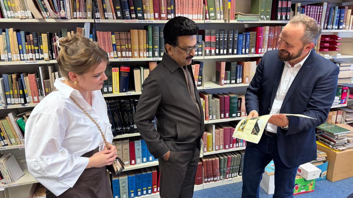 tn.-chief-minister-stalin-visits-library-at-university-of-cologne-in-germany