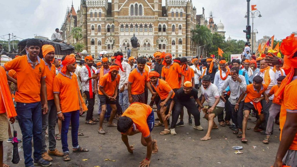 Maratha Quota Protest: Mumbai Police Ask Manoj Jarange to Vacate Azad Maidan