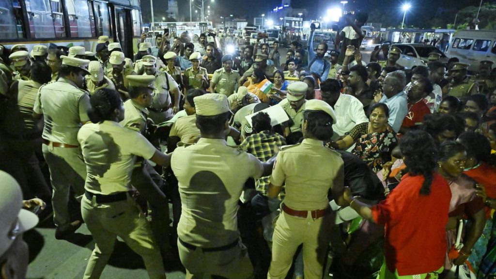 madras-high-court-appoints-one-man-commission-to-probe-alleged-police-excess-while-quelling-chennai-conservancy-workers’-protest