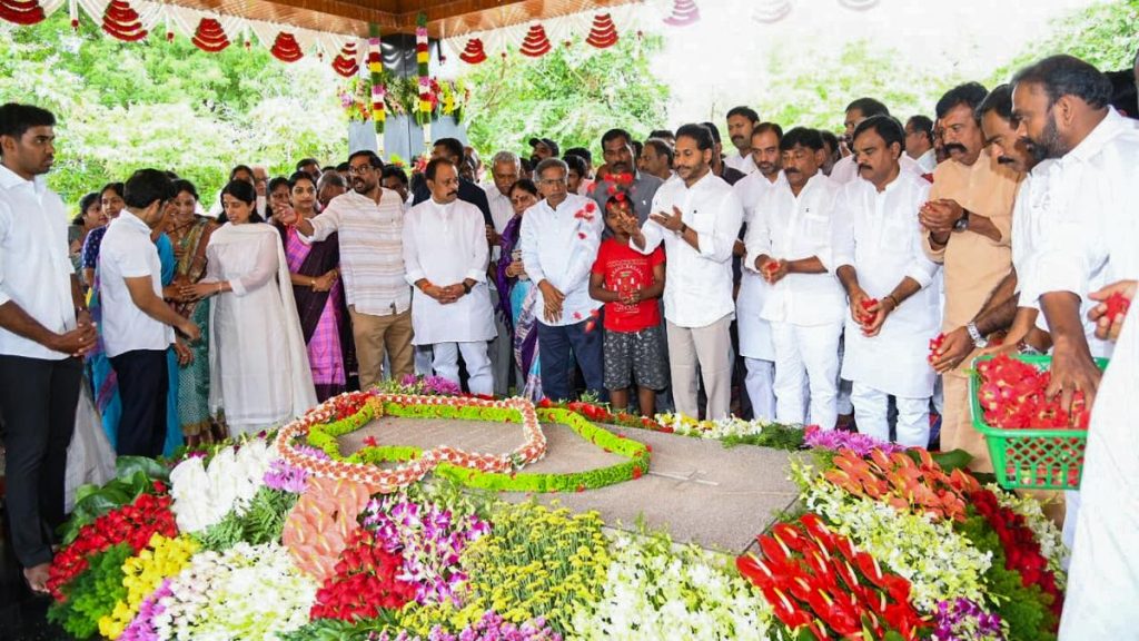 Jagan Honors YSR on Death Anniversary
