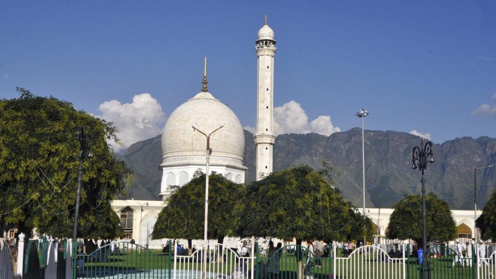 Omar Abdullah Criticises National Emblem on Hazratbal Mosque Renovation Plaque