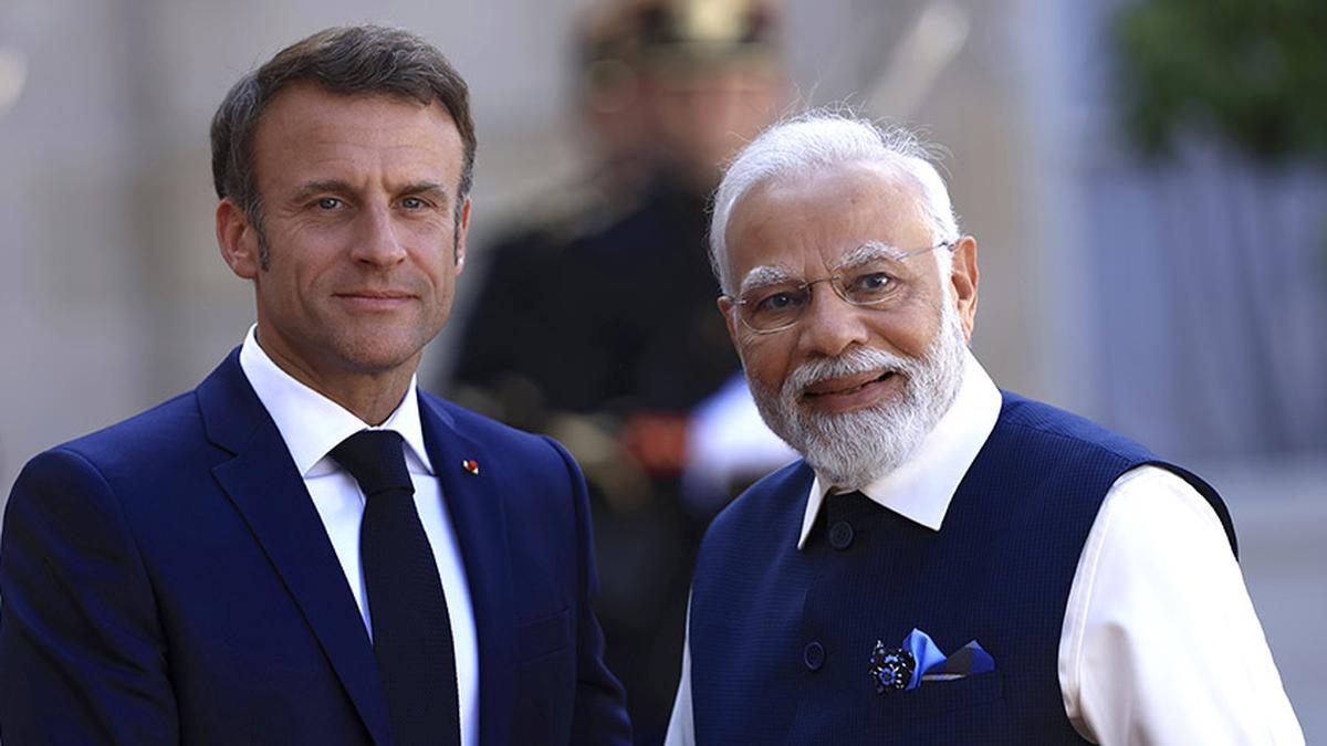 pm-modi-speaks-to-french-president-macron,-discusses-ongoing-efforts-to-end-ukraine-conflict