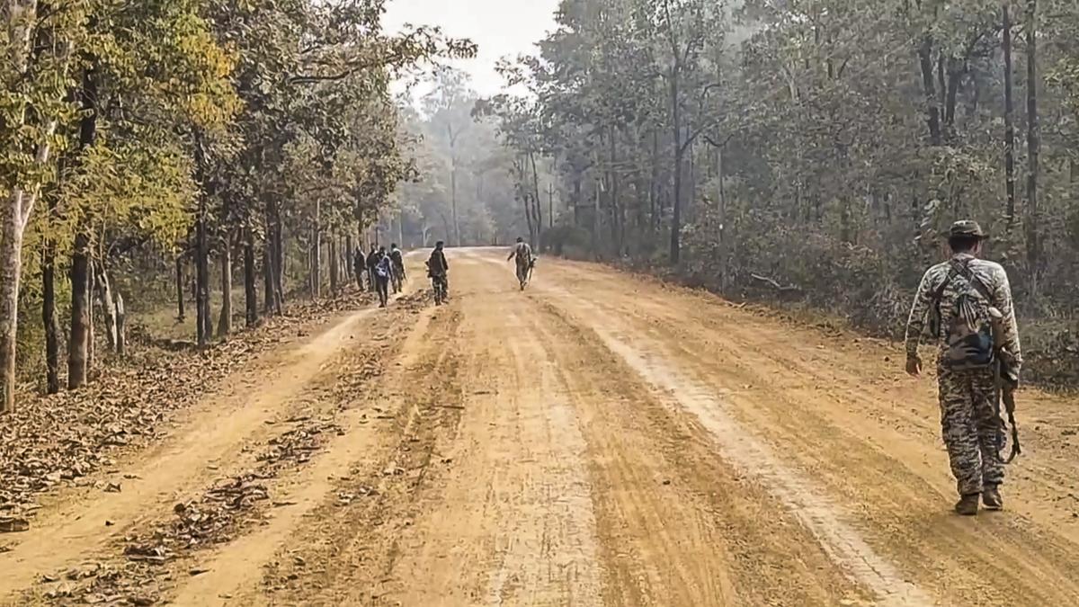 sixteen-maoists-surrender-in-chhattisgarh’s-narayanpur