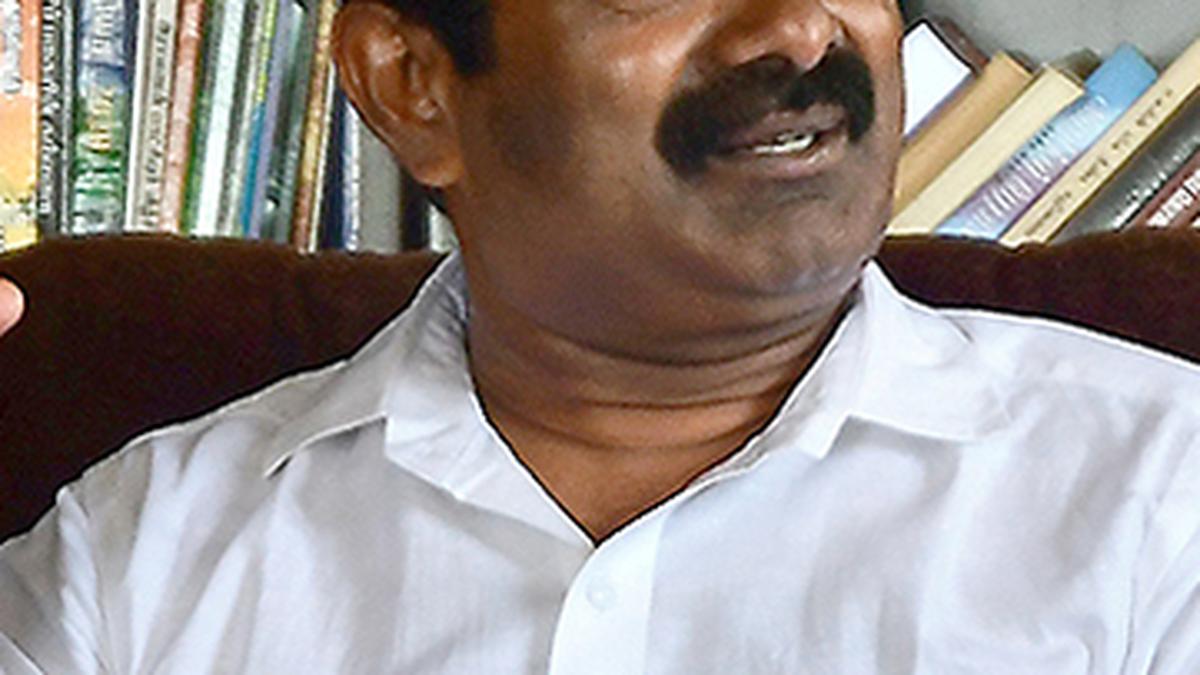 supreme-court-asks-seeman-to-apologise-to-woman-or-face-dismissal-of-his-petition-to-quash-criminal-proceedings