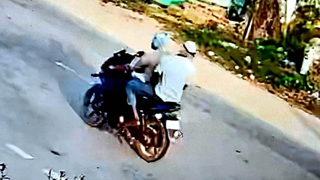 Bike-Borne Miscreants Snatch Gold Chains from Bengaluru Homemakers
