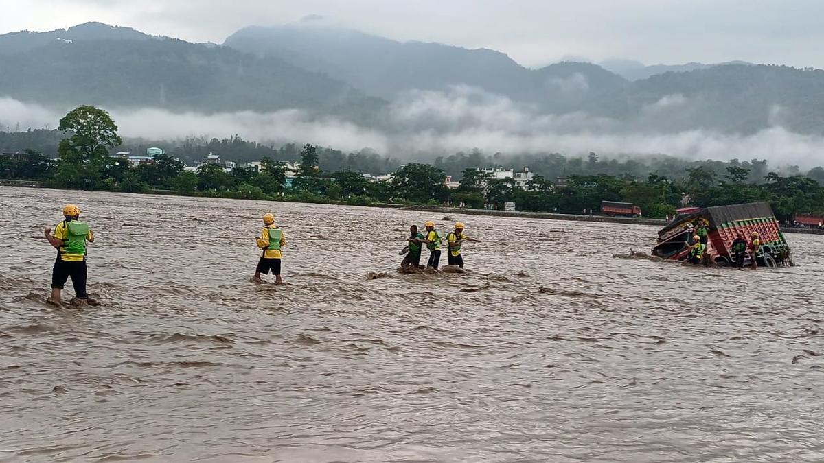 rains-live:-heavy-rains-cause-floods-in-dehradun’s-sahastradhara;-two-missing