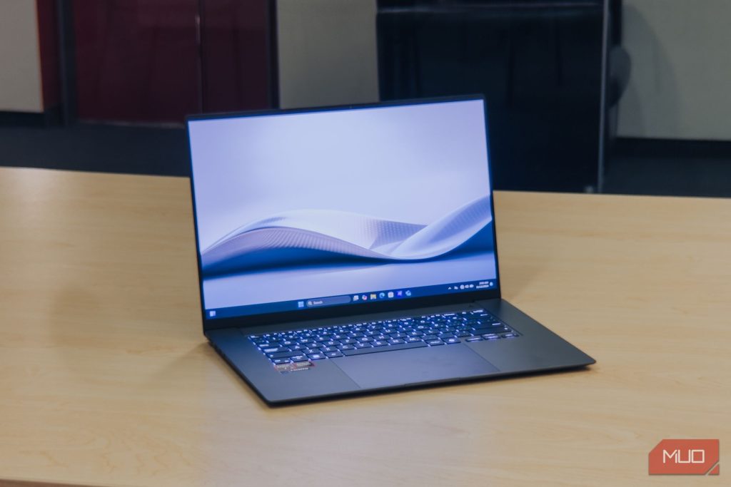 This Power Automate workflow keeps my Windows desktop spotless