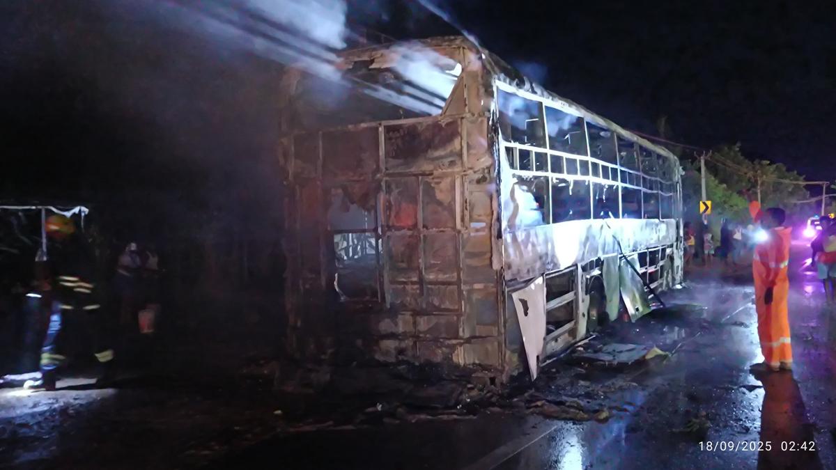 passengers-escape-unhurt-after-omnibus-catches-fire-on-chennai-bengaluru-highway-in-vellore