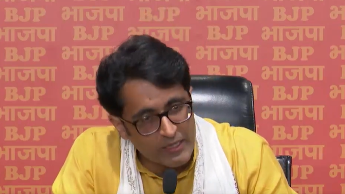 congress-didn’t-act-tough-against-pakistan-even-after-26/11-due-to-its-undying-love-for-that-country:-bjp