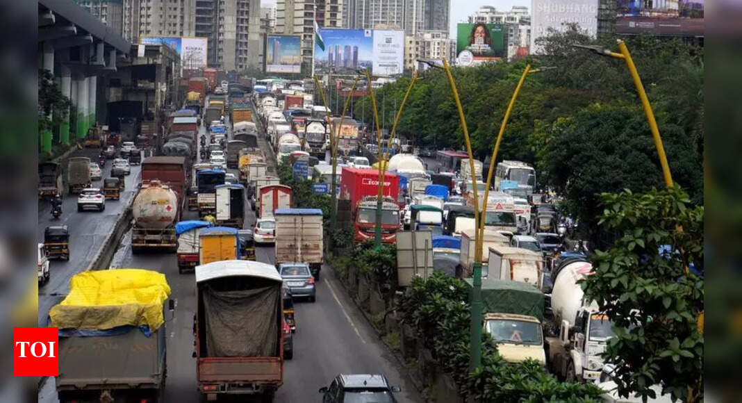 Curb on trucks leads to severe traffic in parts of G’bunder Rd