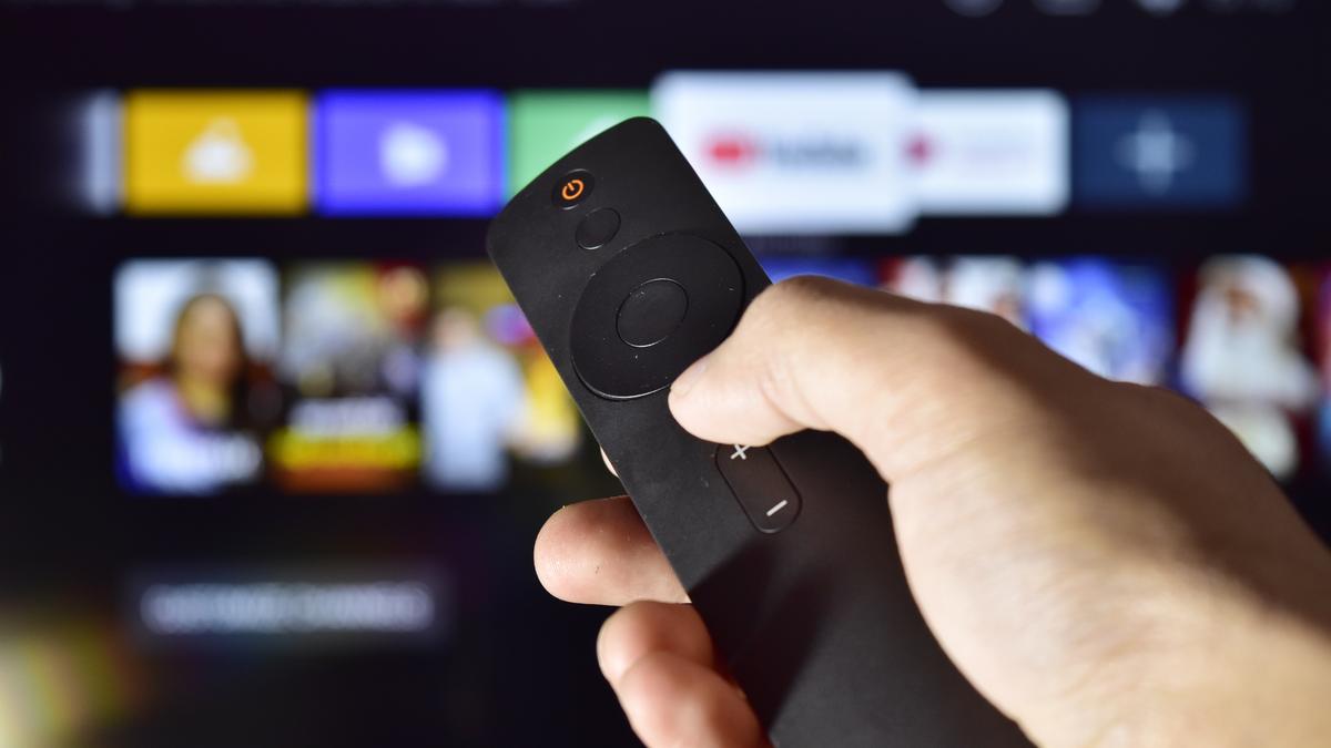 no-notice-from-mib-to-hindi-channels-on-use-of-urdu-in-broadcasts:-pib
